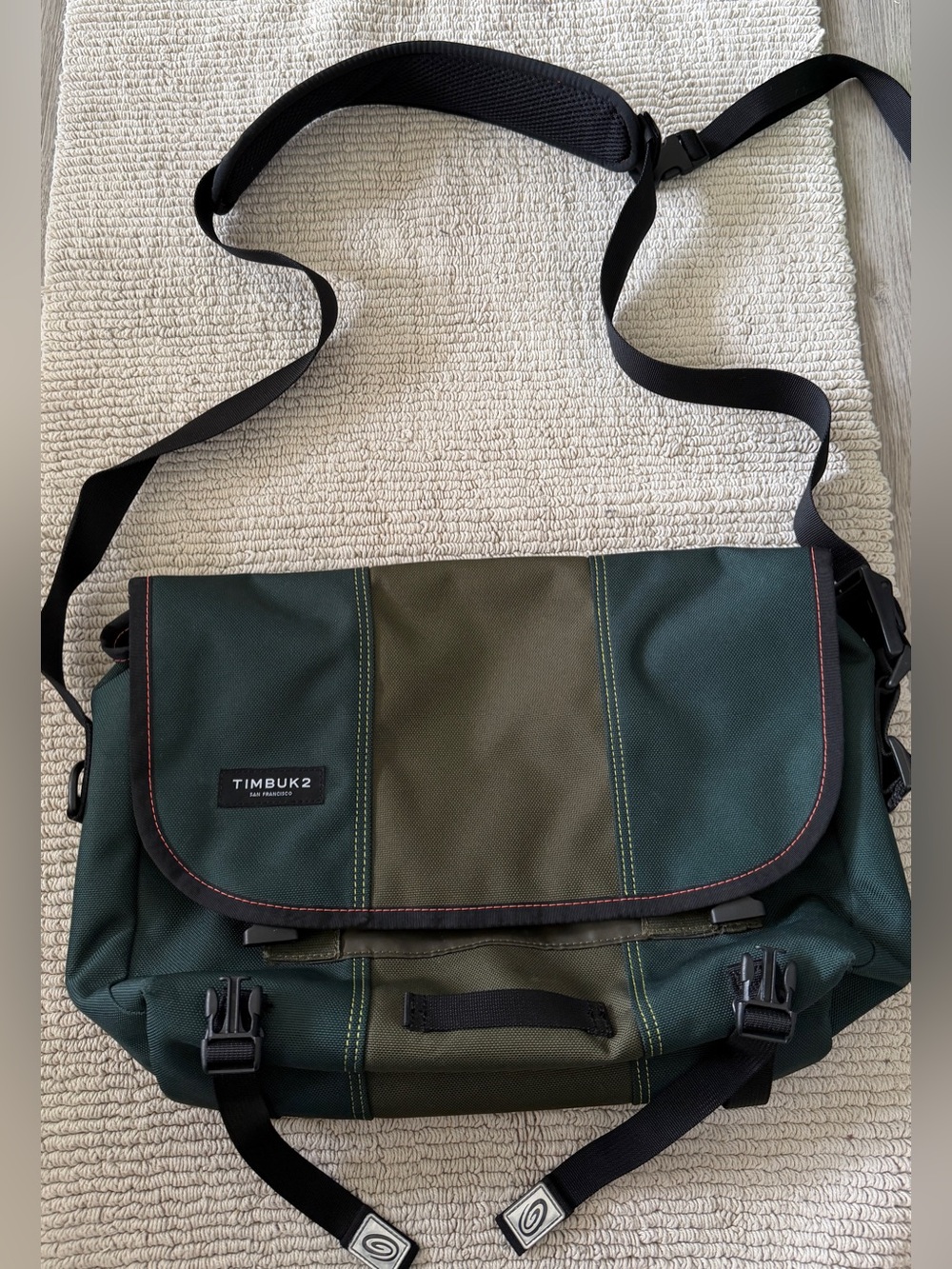 Timbuk2 Classic Messenger 14L Toxic Green – Excellent – Rare Colourway